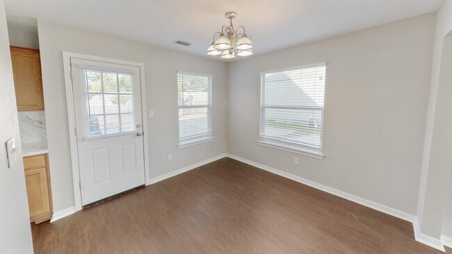 Building Photo - 503 Camp Ct