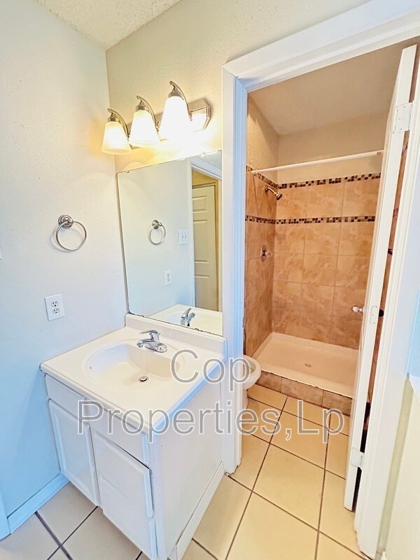 Building Photo - 1804 Gary’s Park