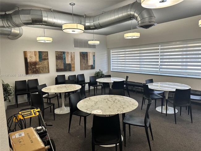 Building Photo - 401 Golden Isles Dr