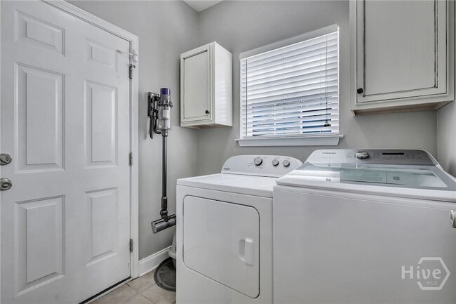 Building Photo - 106 Laurel Ln