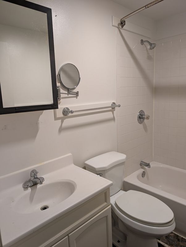 Building Photo - 6301 Robinson Rd