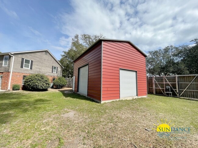 Building Photo - Spacious 4-Bedroom Home Minutes from Eglin AFB with a great home gym!