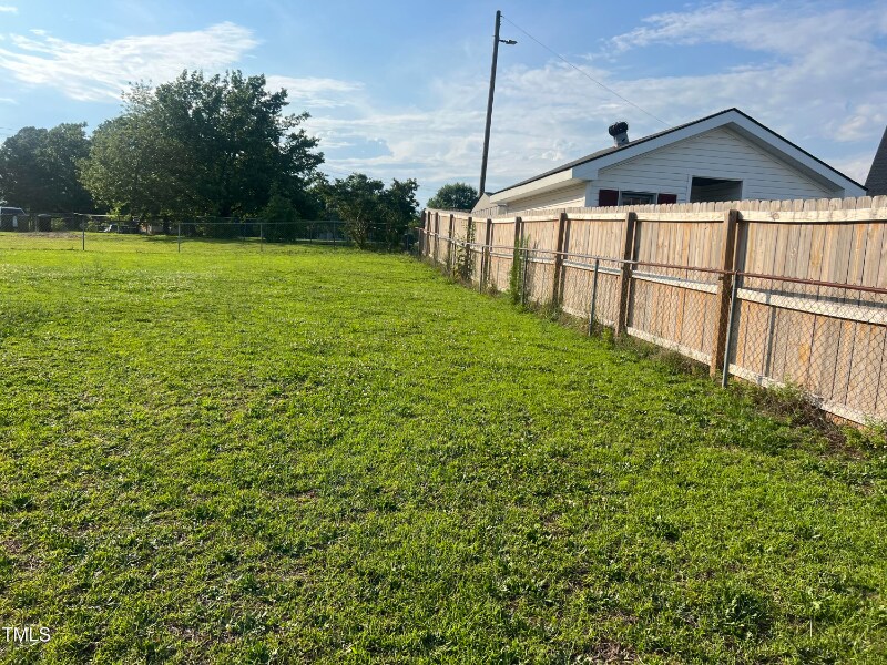 Building Photo - 404 Cardinal Dr