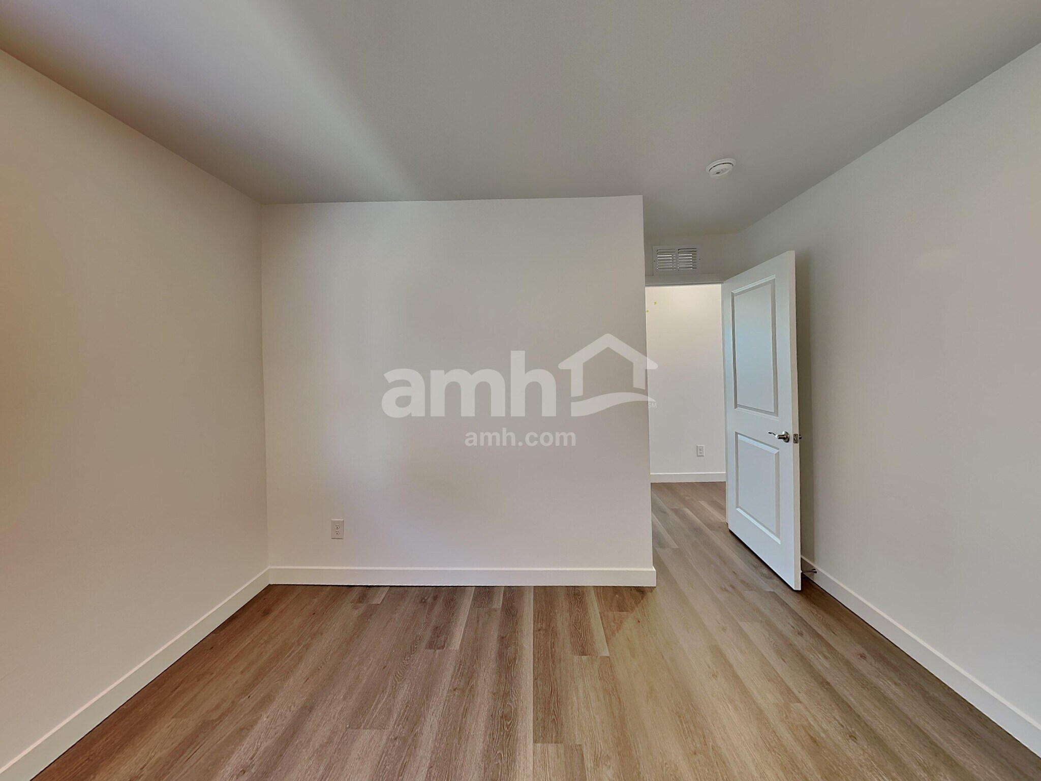 Building Photo - 6192 W Calle Lingo