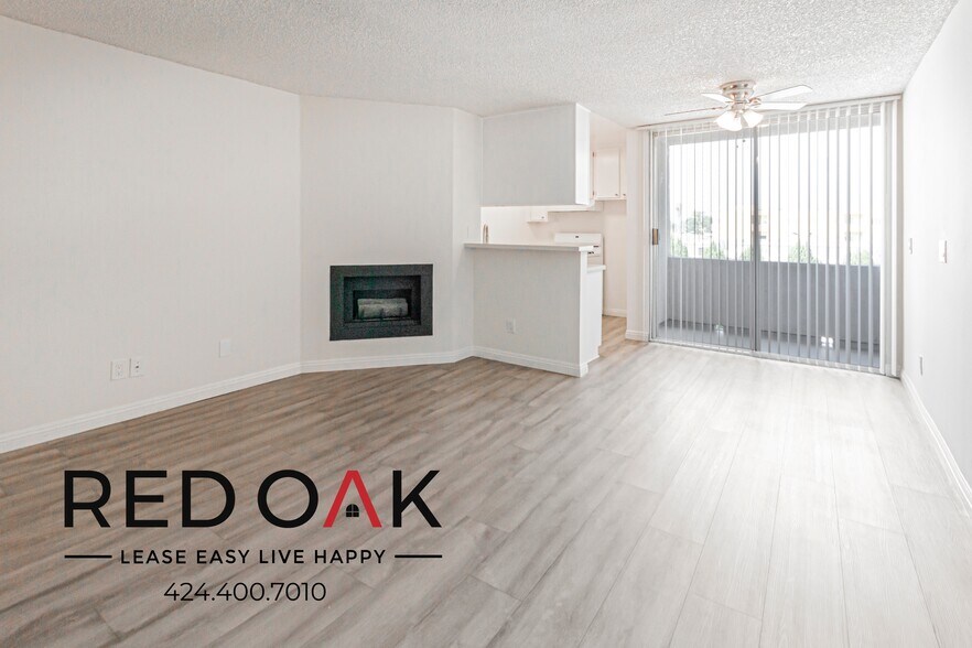 Primary Photo - 8309 Cedros Ave