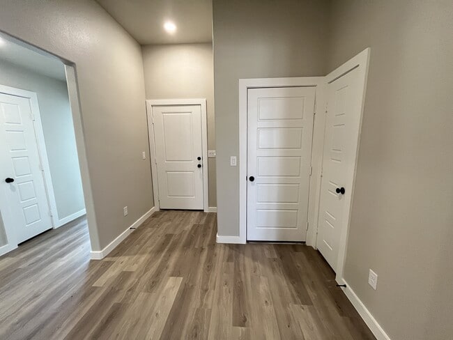 Building Photo - 3611 Urbana Pl