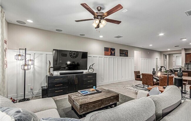 Building Photo - 5059 N 183rd Ln