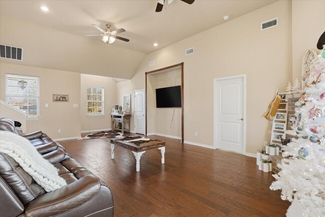 Building Photo - 1720 Elk Run Dr