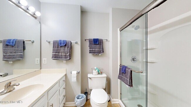 Building Photo - 704 Dover St