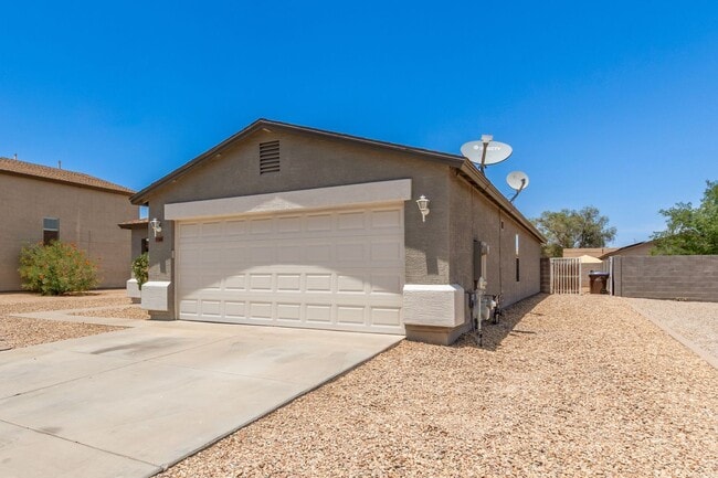 Building Photo - San Tan Valley Charmer w/ Great Back Yard