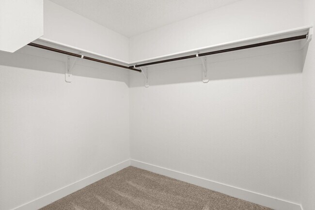 Building Photo - 4022 Silver Springs Road NE