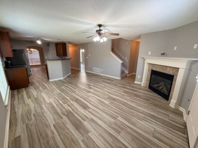 Building Photo - 10241 Evening Hill Dr