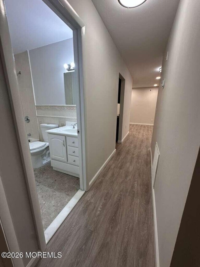 Building Photo - 24 Cedar Hill Ln