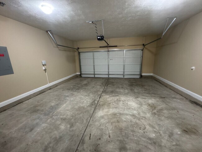 Building Photo - 473 Riley Ln