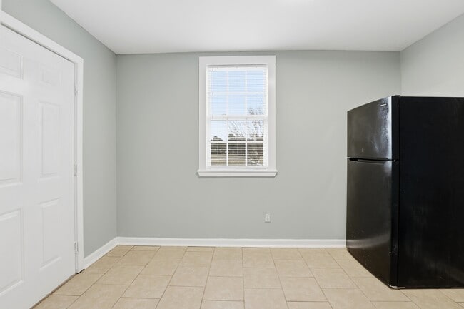 Building Photo - 121 Church of God Rd