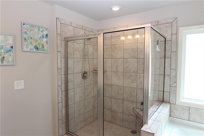 Building Photo - 6870 Rambling