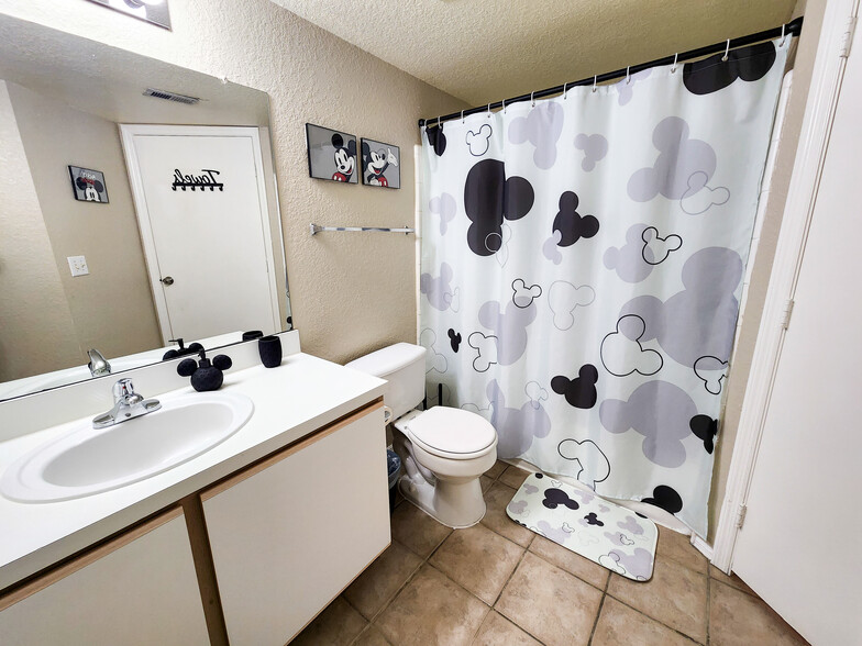Building Photo - 2216 Grand Cayman Ct