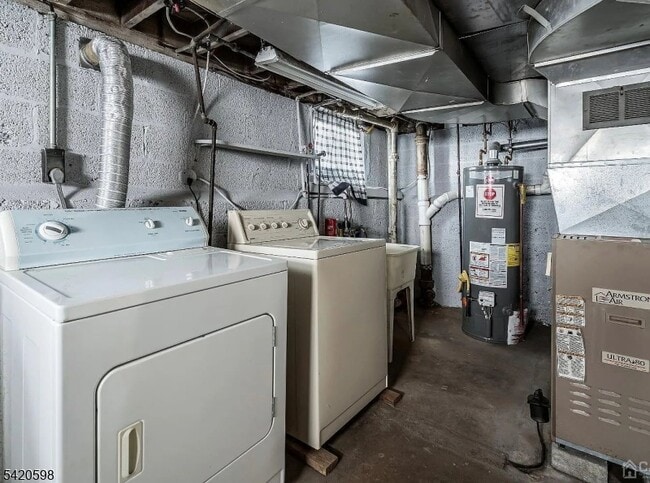 Building Photo - 239 E 4th Ave