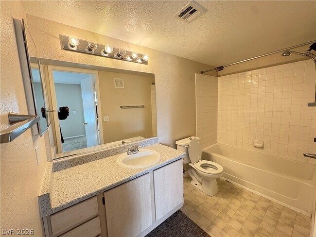 Building Photo - 555 E Silverado Ranch Blvd