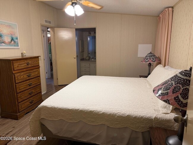 Building Photo - 706 Hyacinth Cir