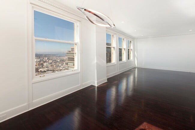 Building Photo - 1250 Jones St