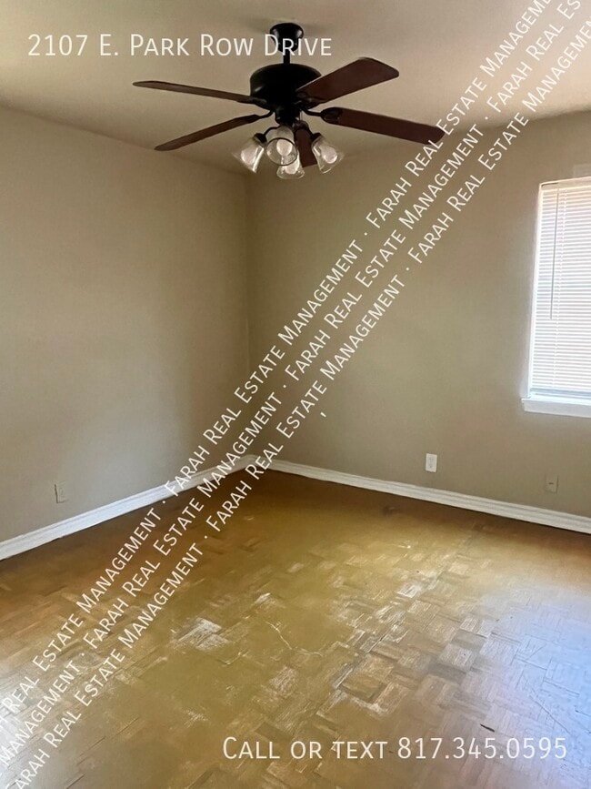 Building Photo - 2107 E Park Row Dr