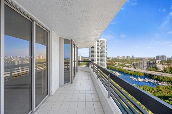 Building Photo - 19101 NE 36th Pl