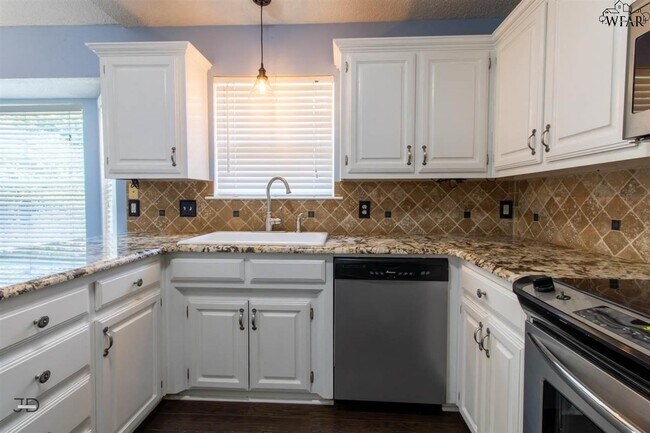 Building Photo - 2224 Sandcastle Rd