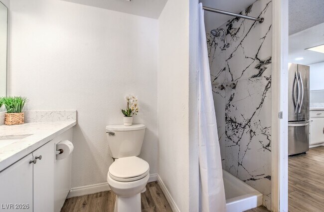 Building Photo - 3823 S Maryland Pkwy