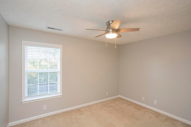 Building Photo - 1254 Lasalle Dr