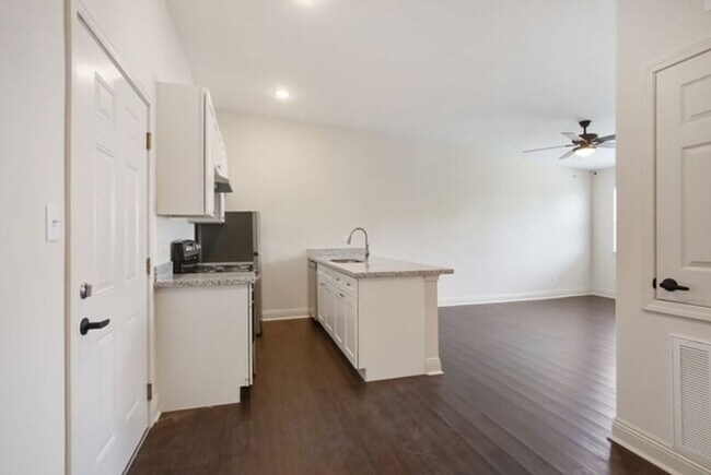 Building Photo - 3251 St Ferdinand St