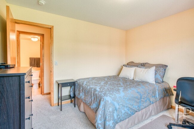 Building Photo - Top Floor and Updated Home with Great View...
