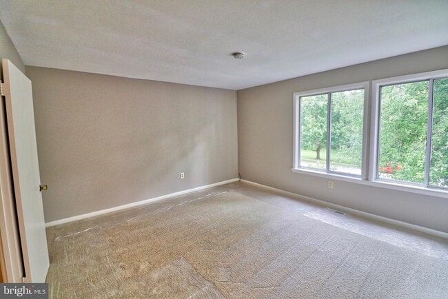 Building Photo - 449 Colonial Ridge Ln