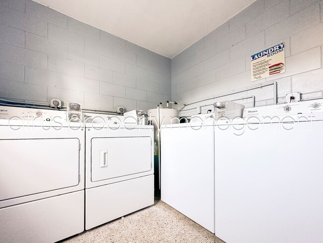 Building Photo - McLean Fairway 3022D