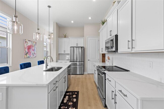 Building Photo - 819 Liliana Dr
