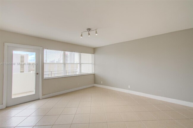 Building Photo - 401 Golden Isles Dr