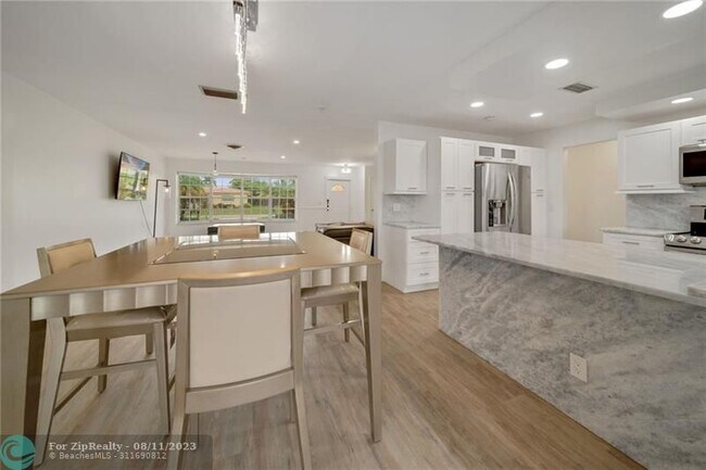 Building Photo - 4115 Madison St