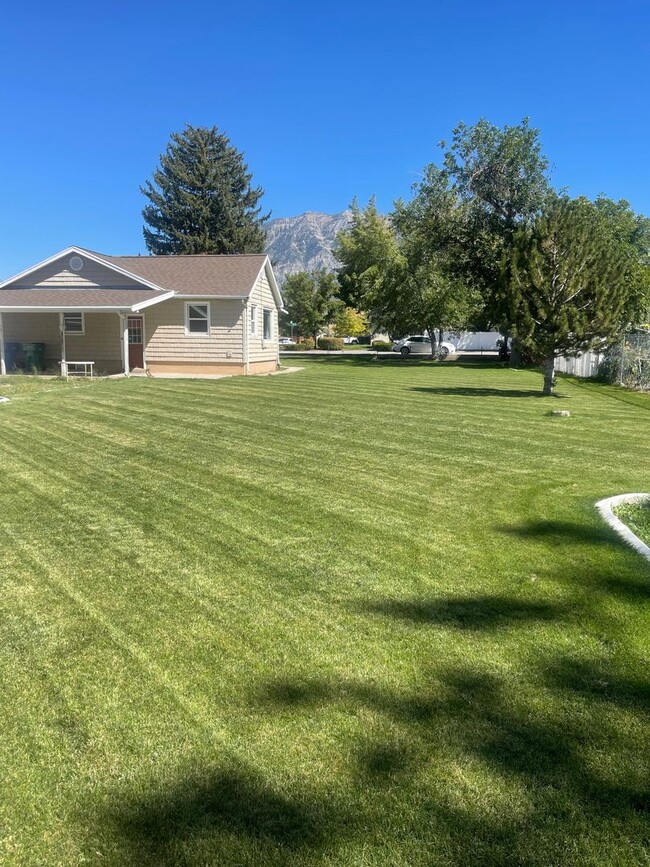 Building Photo - Beautiful Orem home for rent (upstairs only)