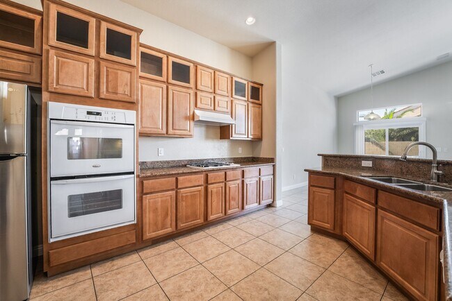 Building Photo - Charming Home with 2 Primary Bedrooms with...