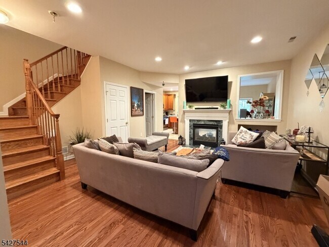 Building Photo - 128 Jackson Ave