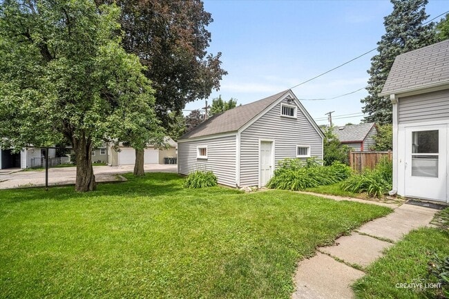 Building Photo - 334 Arbor Ave