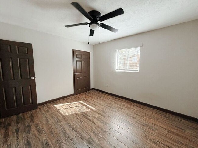 Building Photo - 155 Sycamore Ln