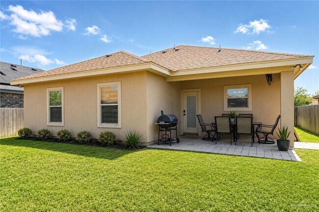 Building Photo - 27 Fuerte Ave