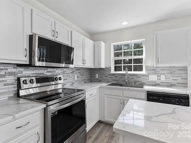 Building Photo - Earn Wealth While Leasing - Like a Homeowner - Lease to Own