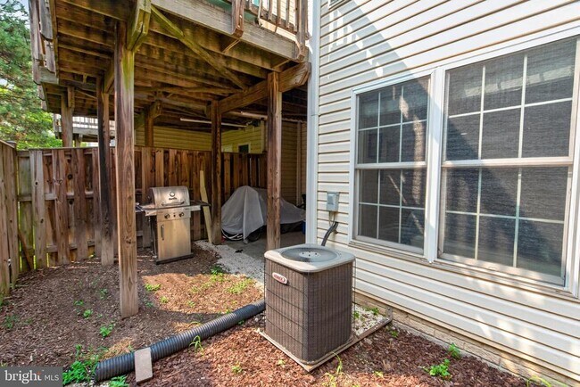Building Photo - 13719 Maple Sugar Ln