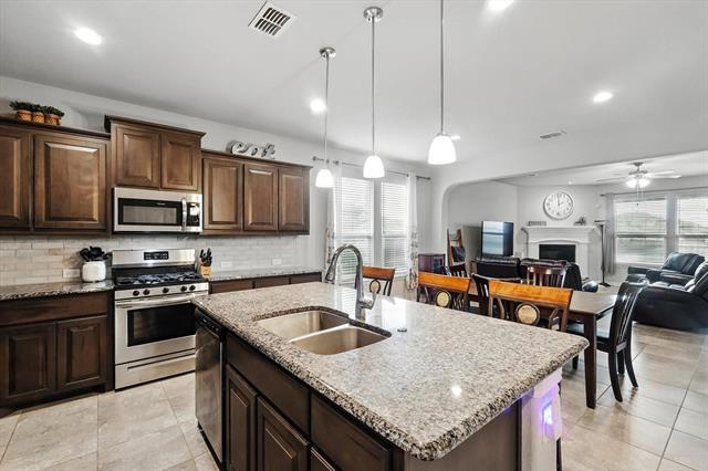 Building Photo - 540 Lindisfarne Ln