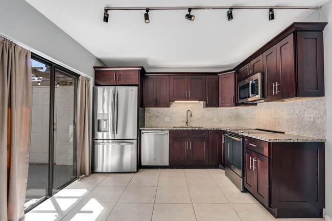 Building Photo - 803 8th Terrace