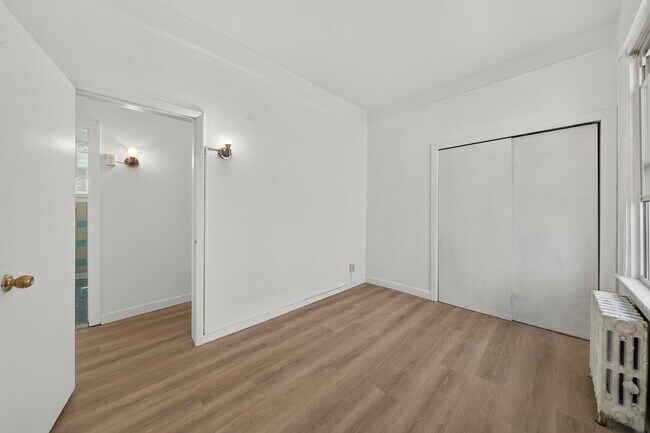 Building Photo - 73 Van Reypen St