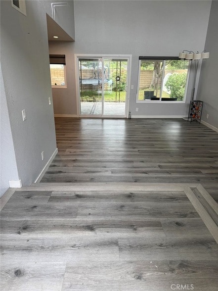 Building Photo - 408 N Flower St