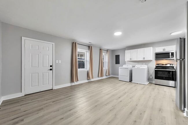 Building Photo - 616 N 21st St